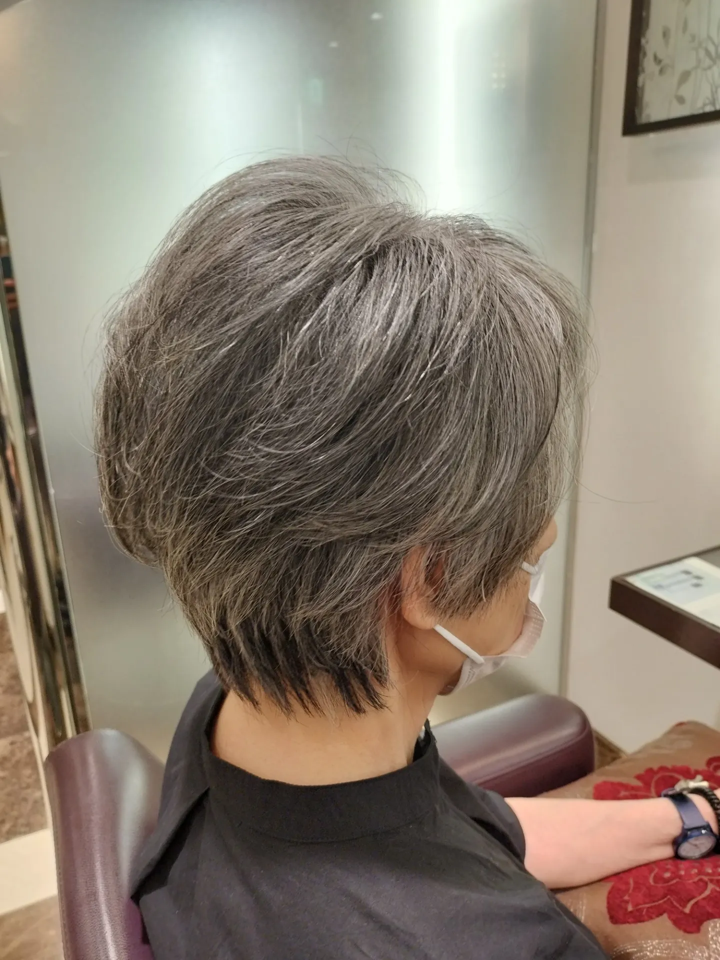 トップ軽パーマショート
